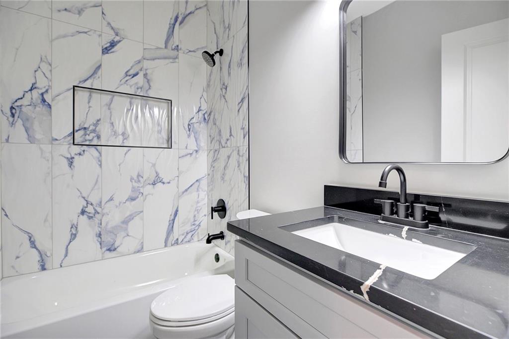 450 Connally Street SE