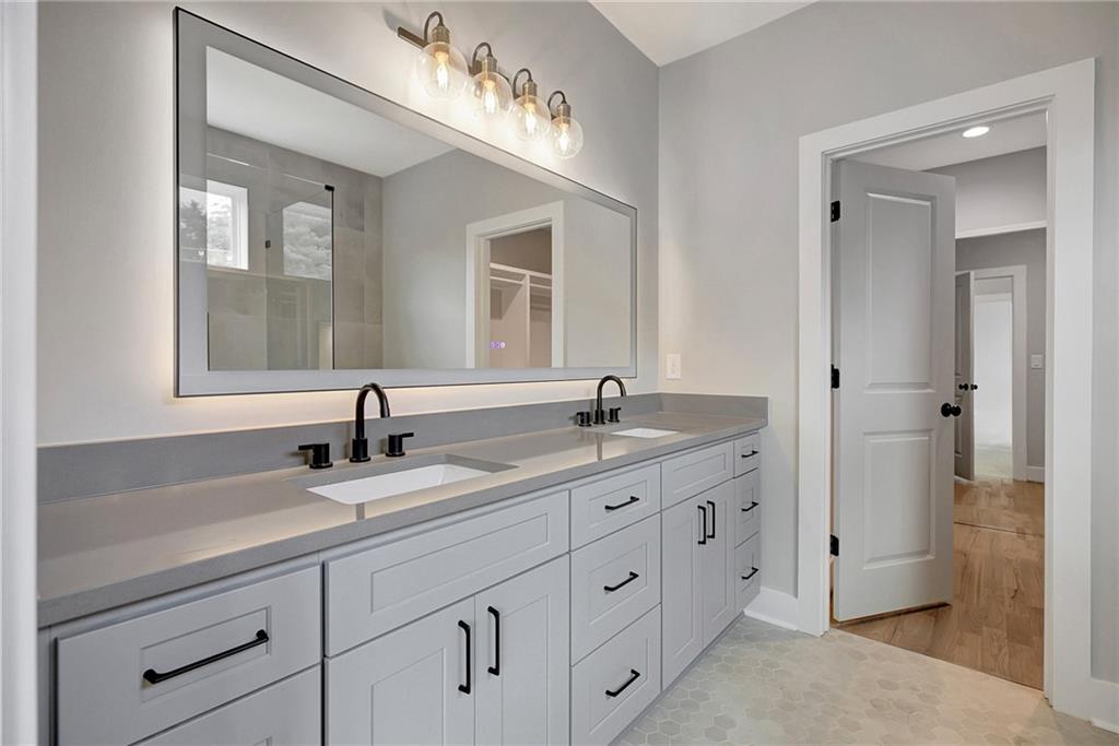 450 Connally Street SE