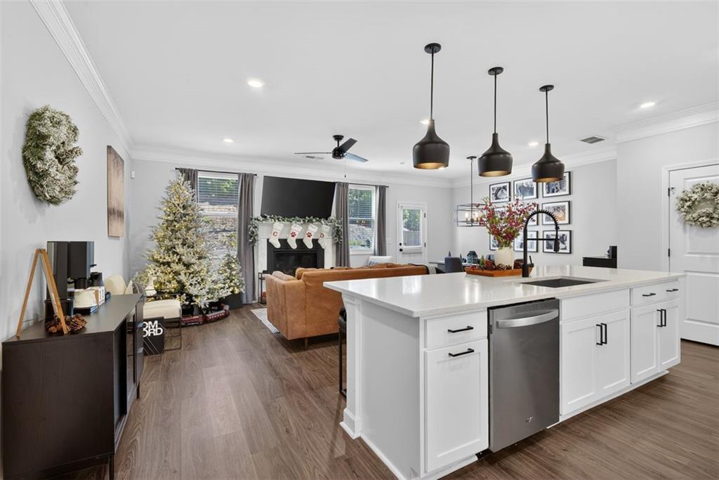 2995 EDGEMONT Lane SW