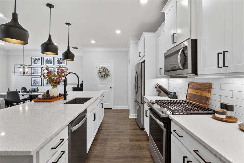 2995 EDGEMONT Lane SW