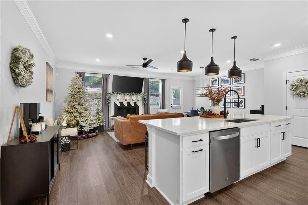 2995 EDGEMONT Lane SW