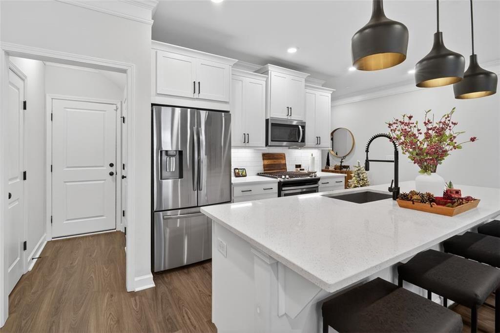 2995 EDGEMONT Lane SW