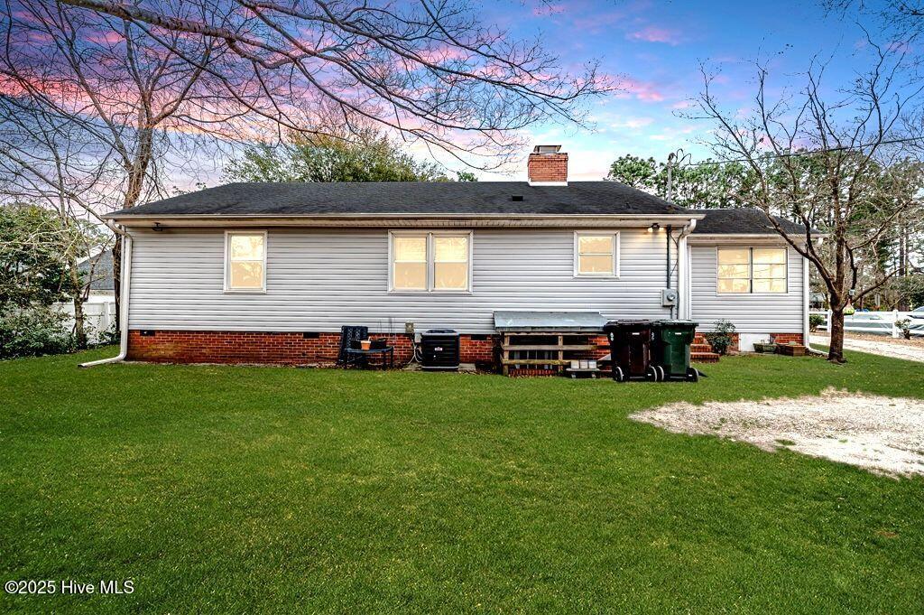 905 N Poplar Street
