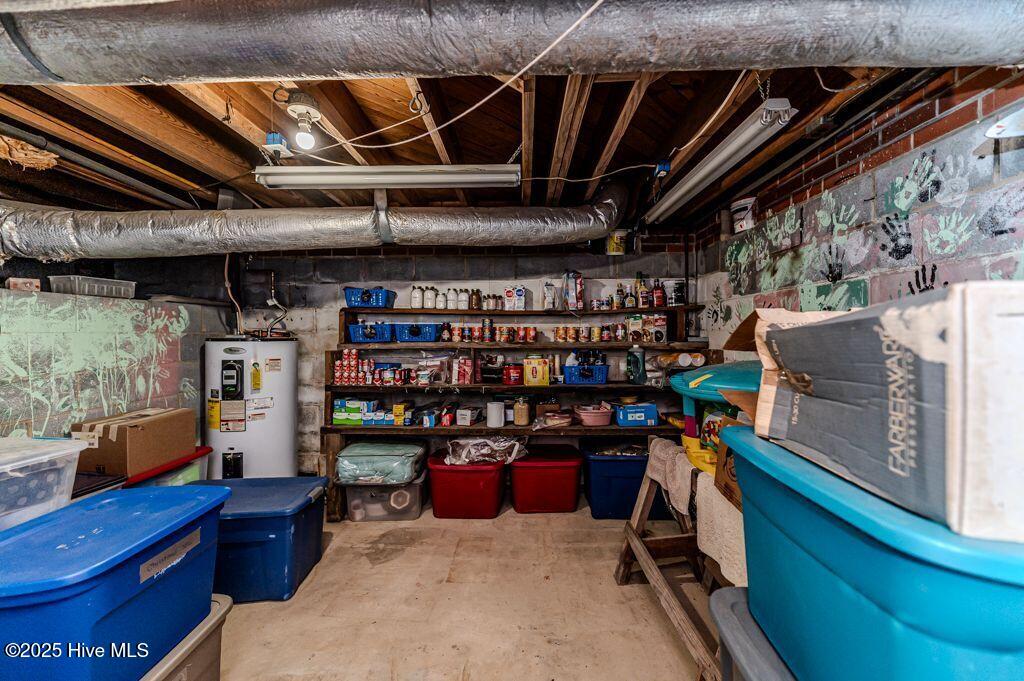 905 N Poplar Street