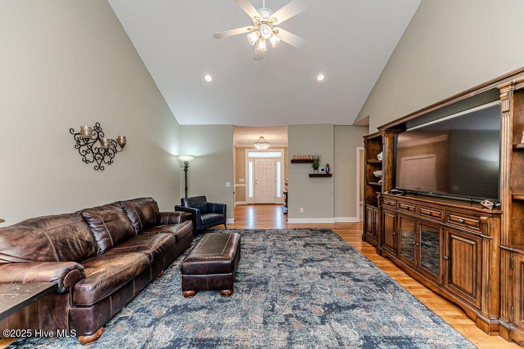 17 Meyer Court