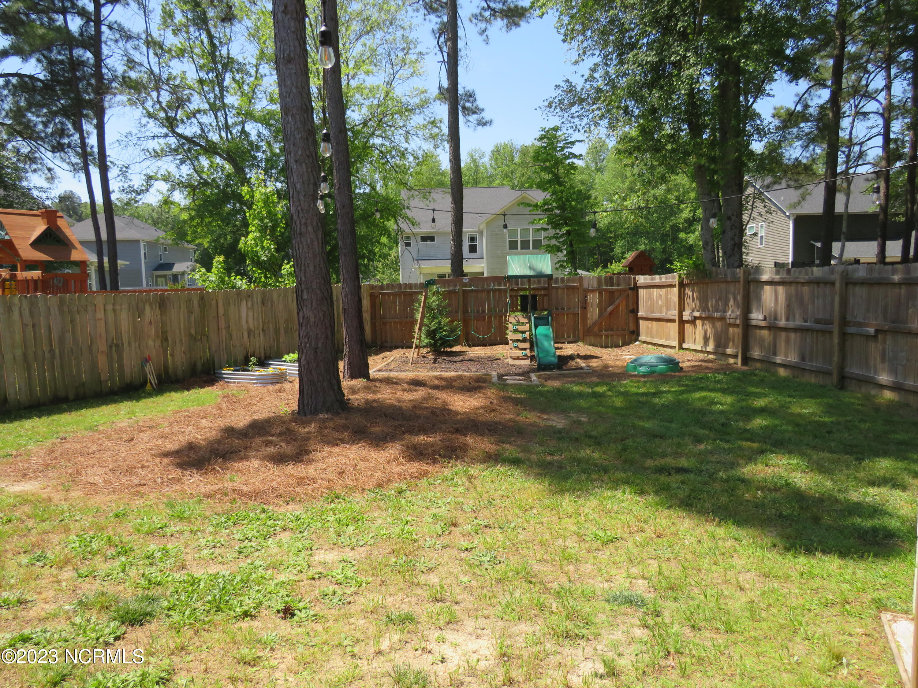 425 Palisades Drive