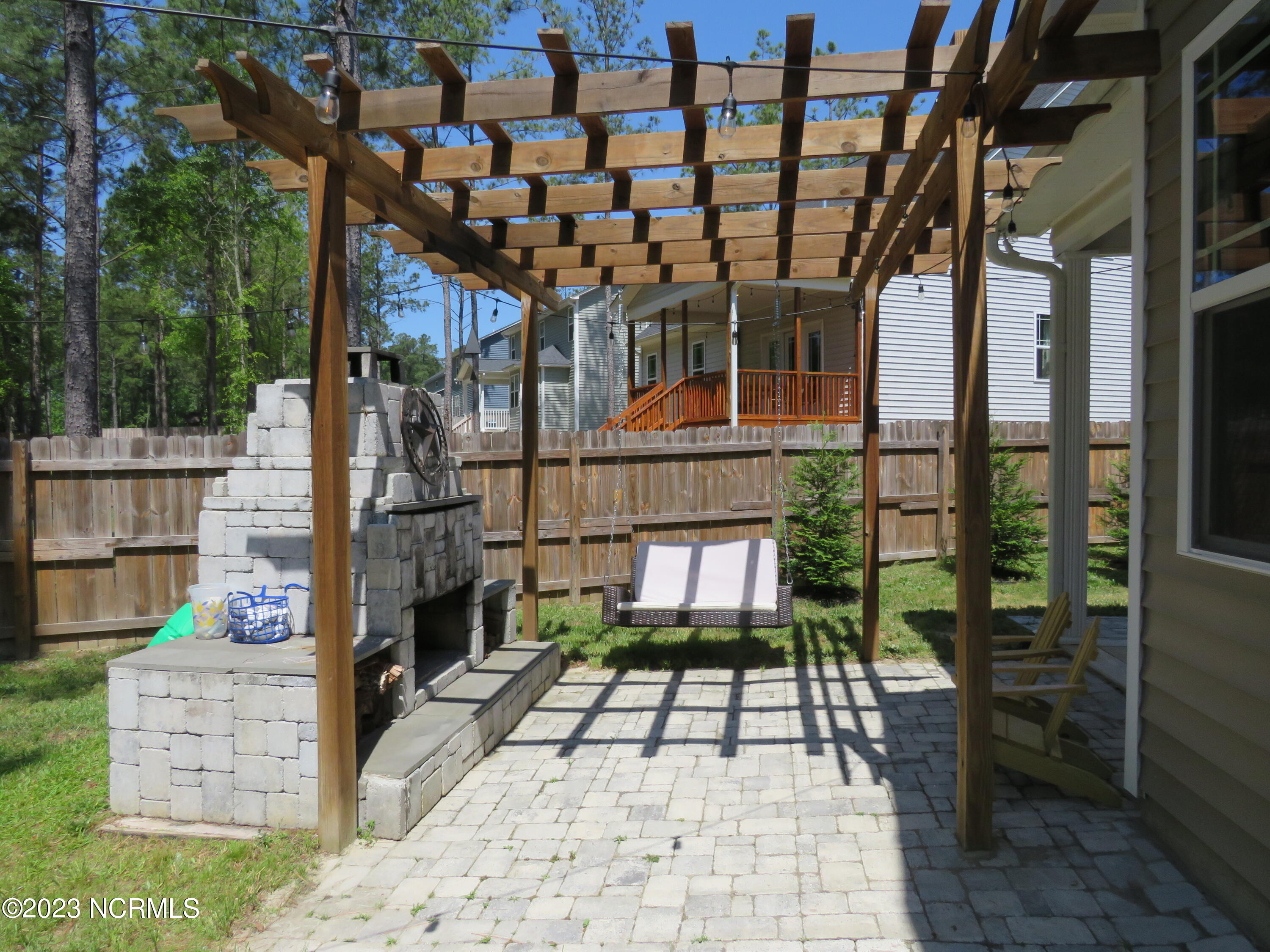 425 Palisades Drive