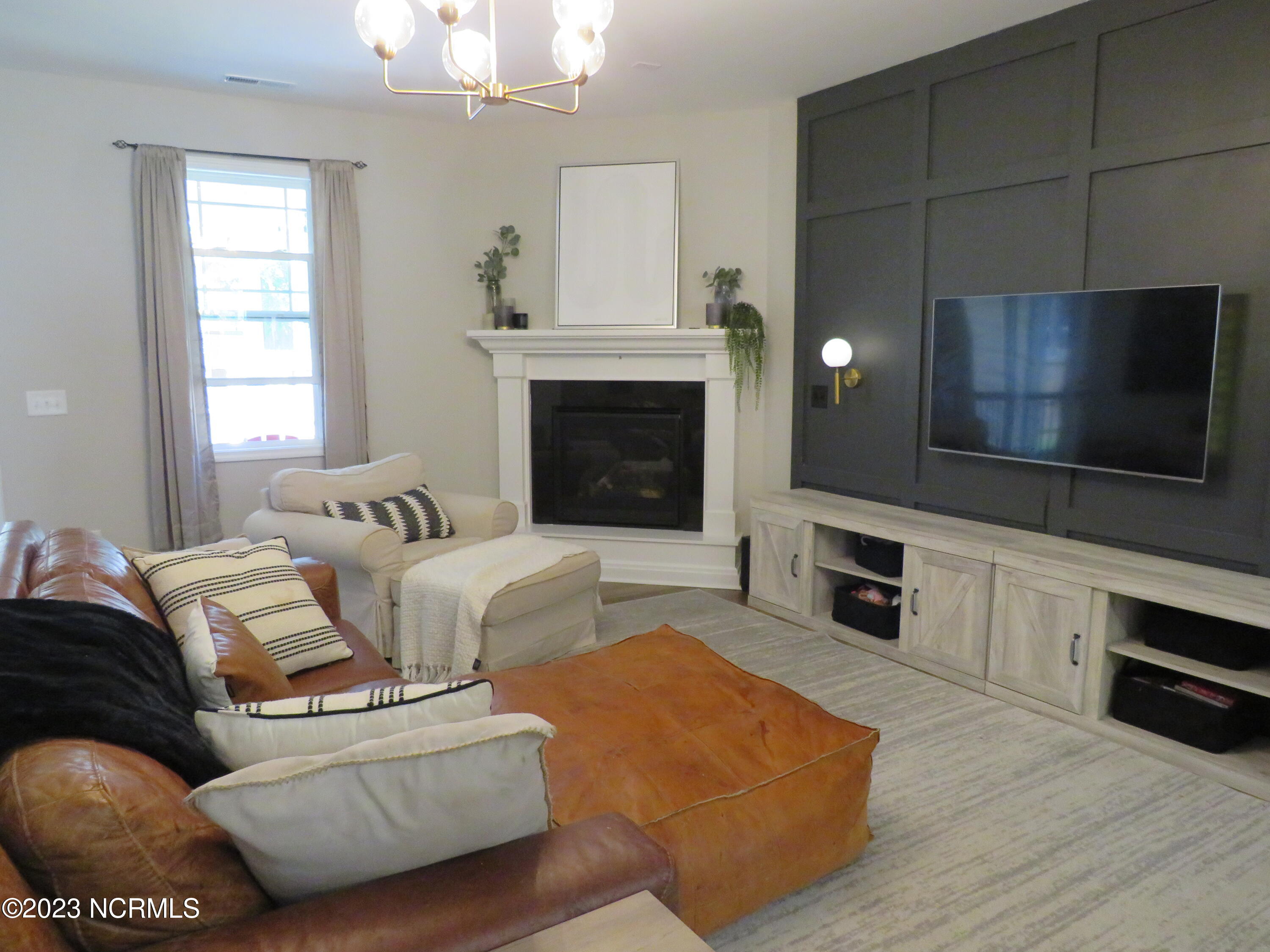 425 Palisades Drive