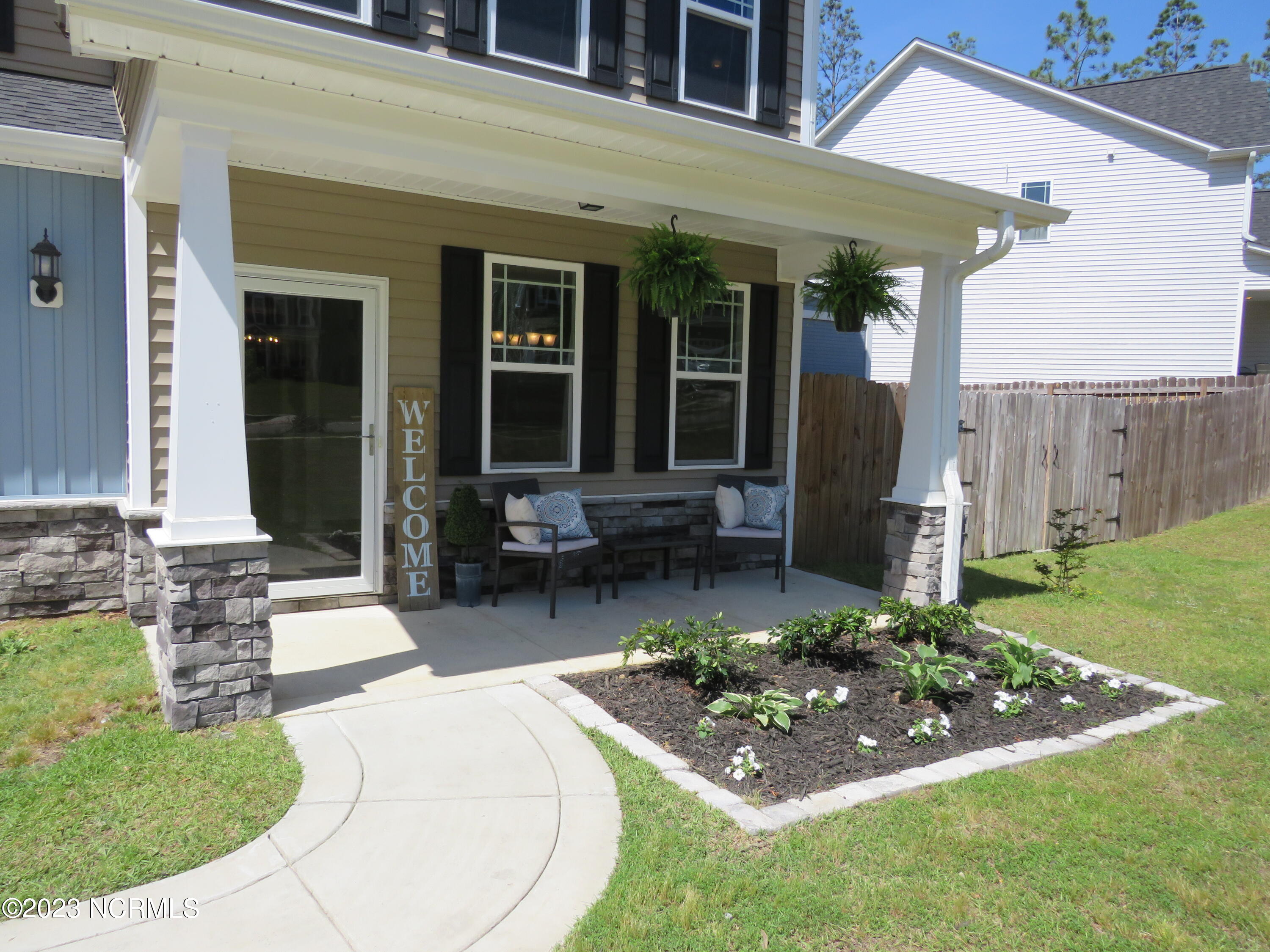 425 Palisades Drive