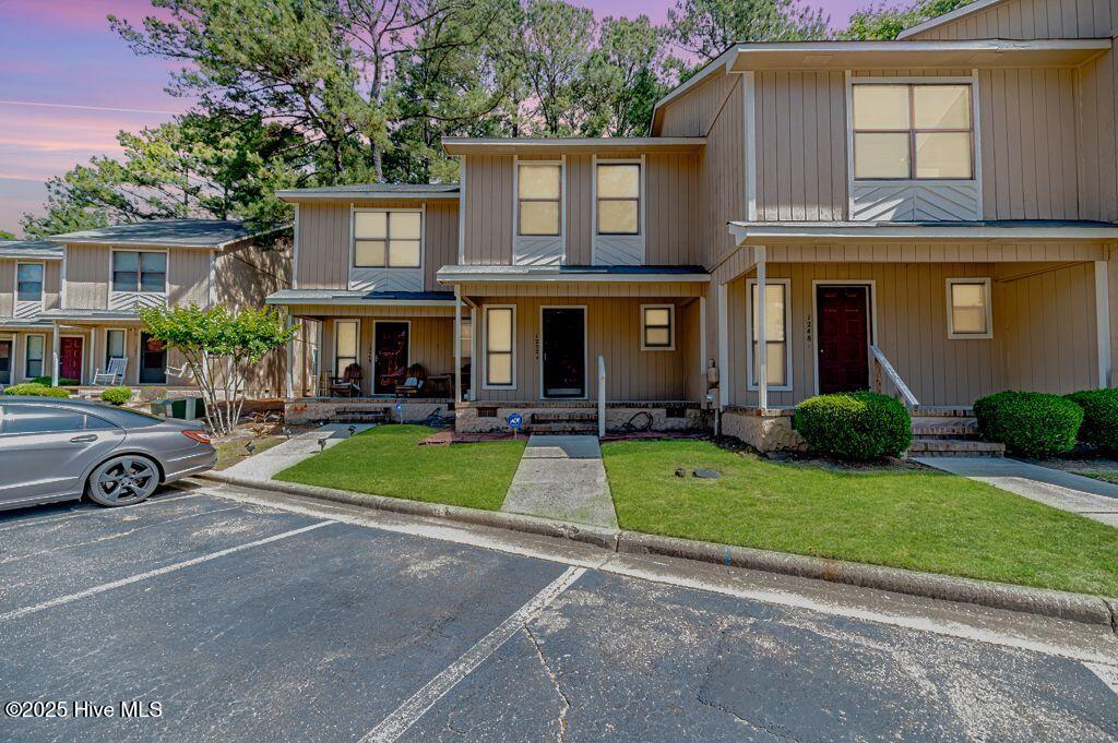 1252 N Forest Drive