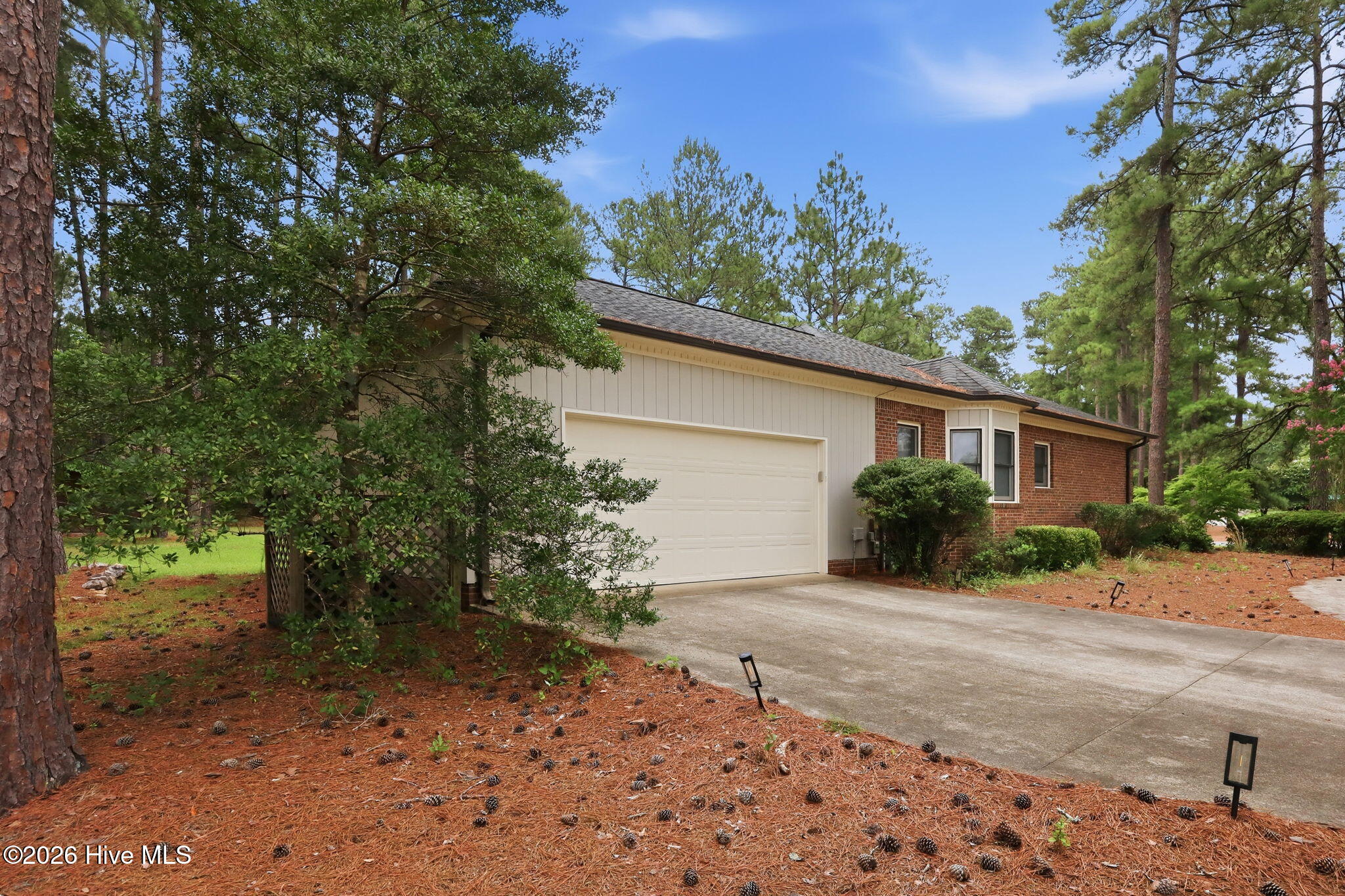 335 W Hedgelawn Way