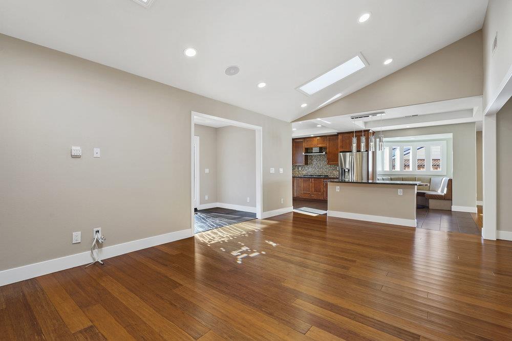 2696 San Carlos Ave