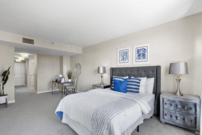 555 Laurel AVE 429