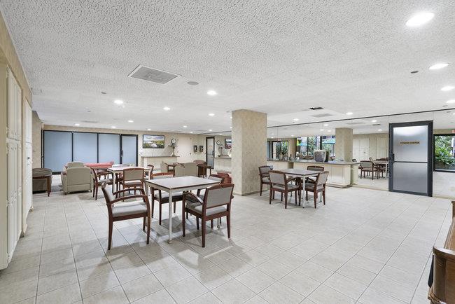 555 Laurel AVE 429