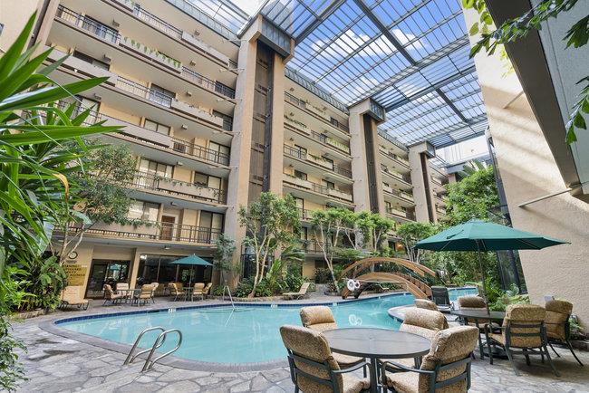 555 Laurel AVE 429
