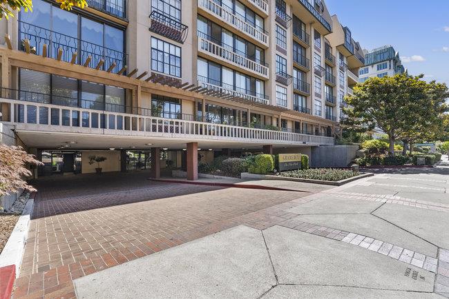 555 Laurel AVE 429