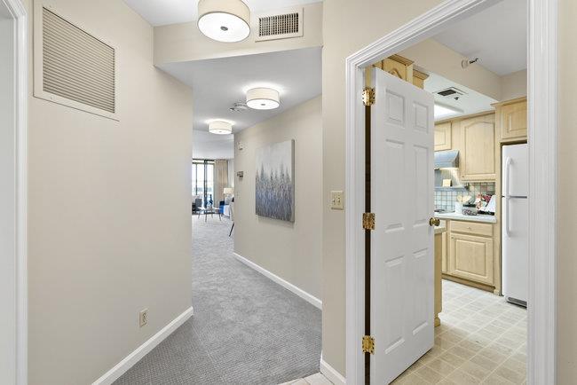 555 Laurel AVE 429