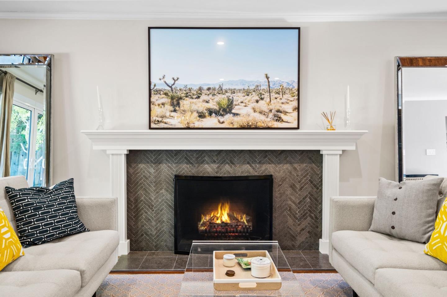 2132 Carmelita AVE
