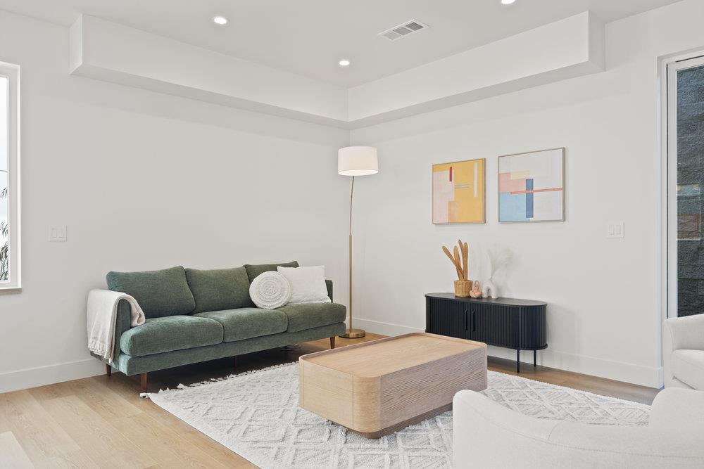 211 Fairmount AVE