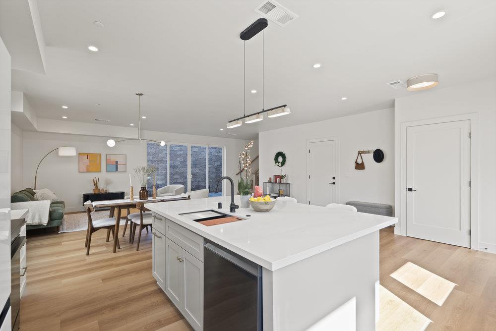 211 Fairmount AVE