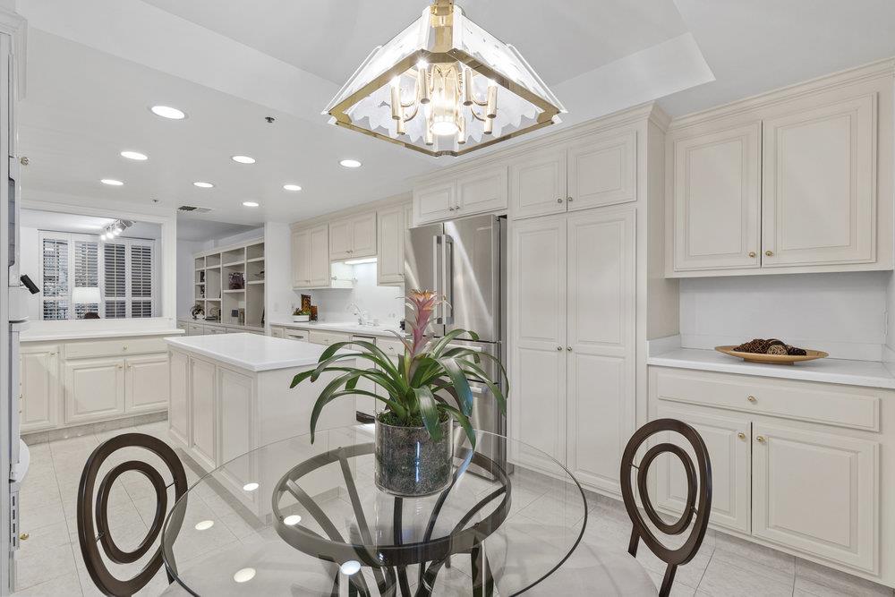555 Laurel AVE 123