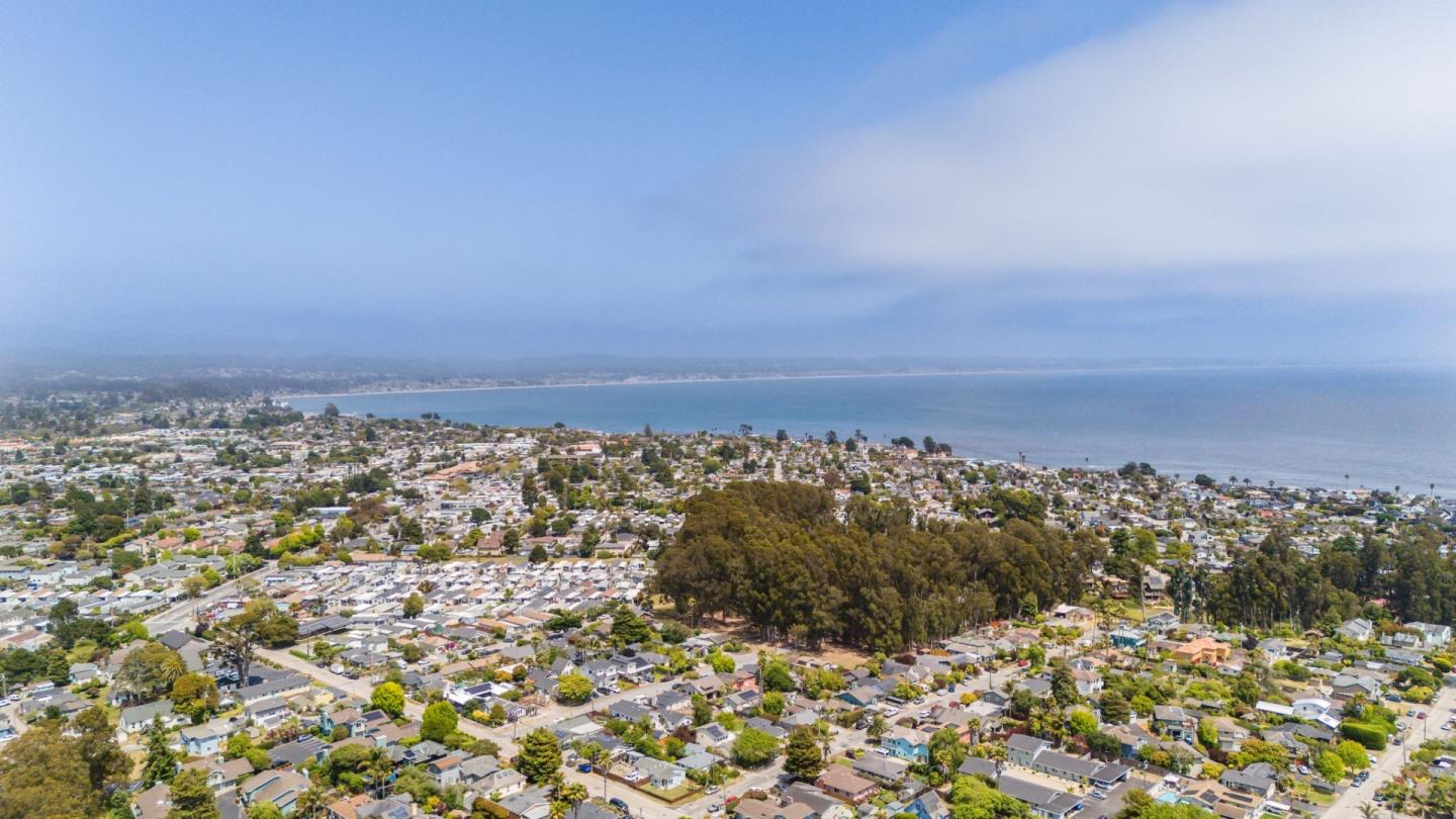 301 25th AVE