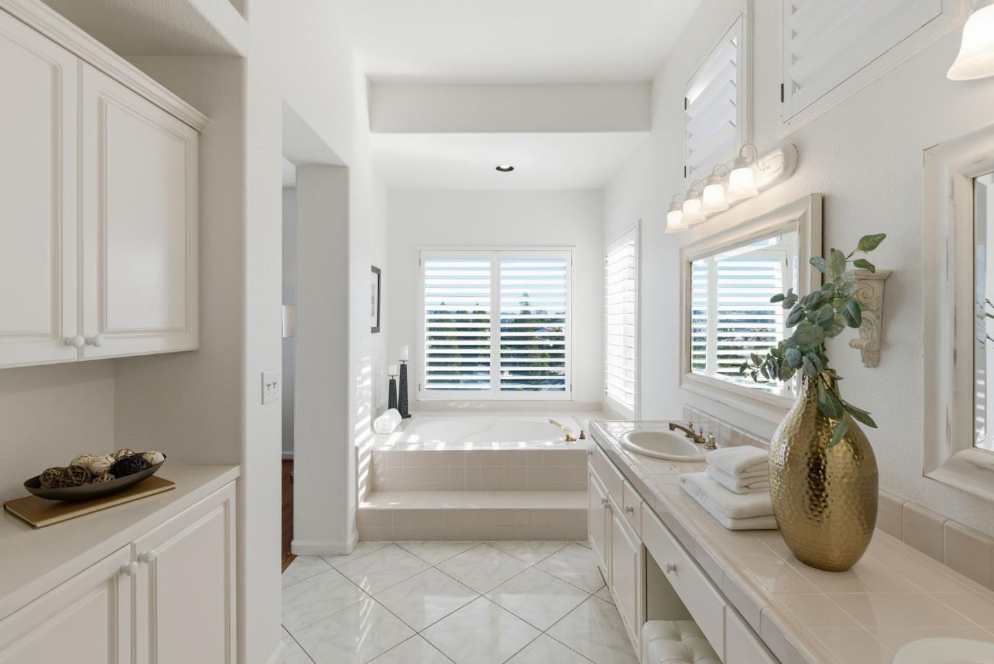 2545 Fox Ridge Drive