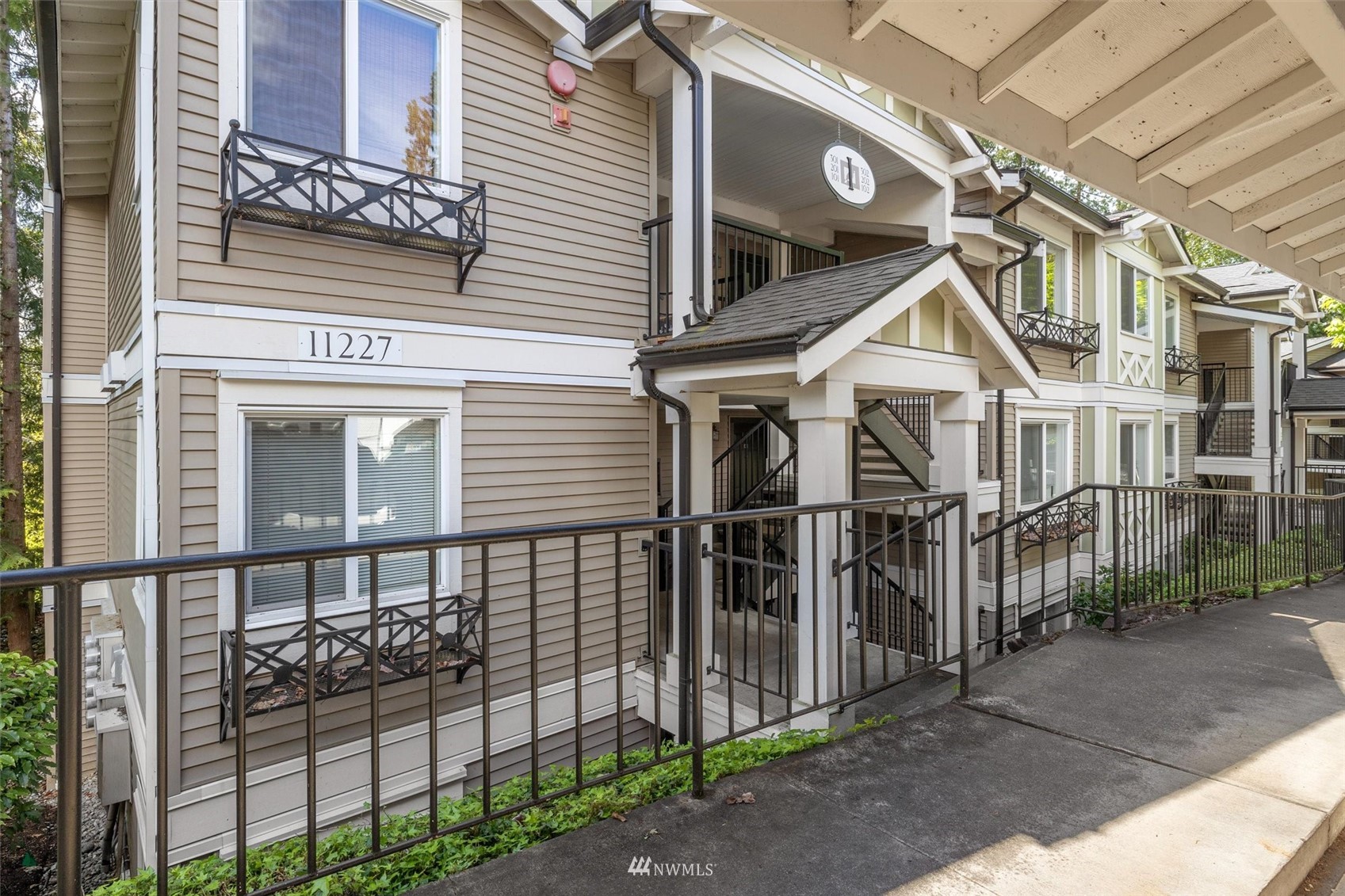 11227 NE 128th Street Unit: I302