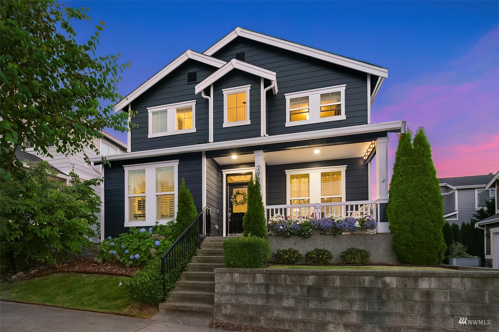 2933 NE Marquette Way