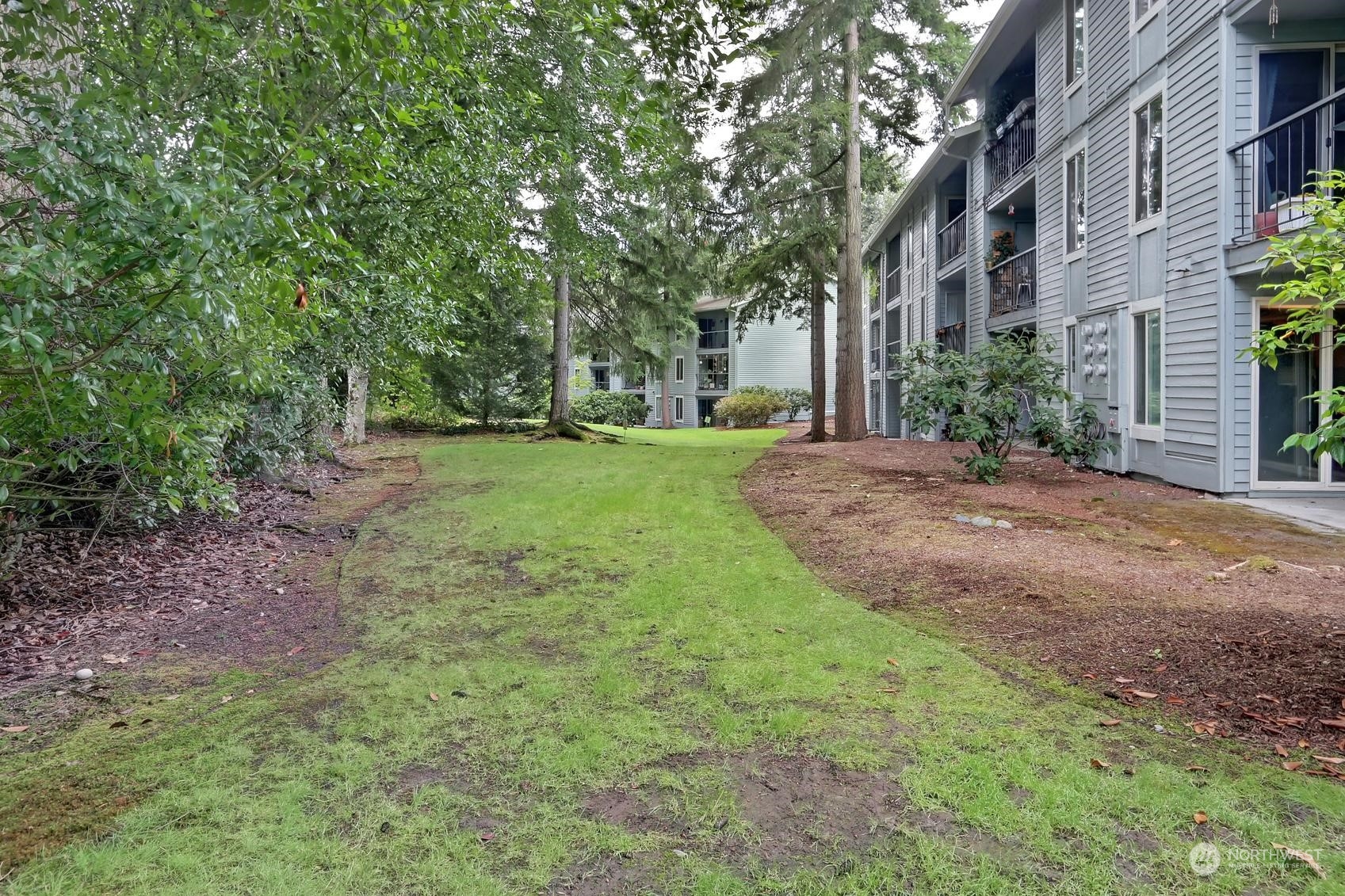 4717 W Lake Sammamish Parkway Unit: C101