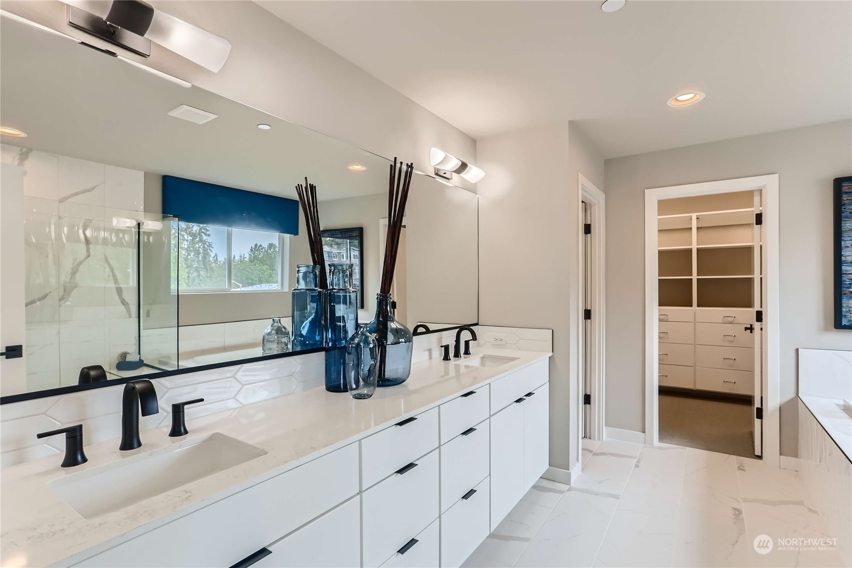 13738 NE 98th Street Unit: 02