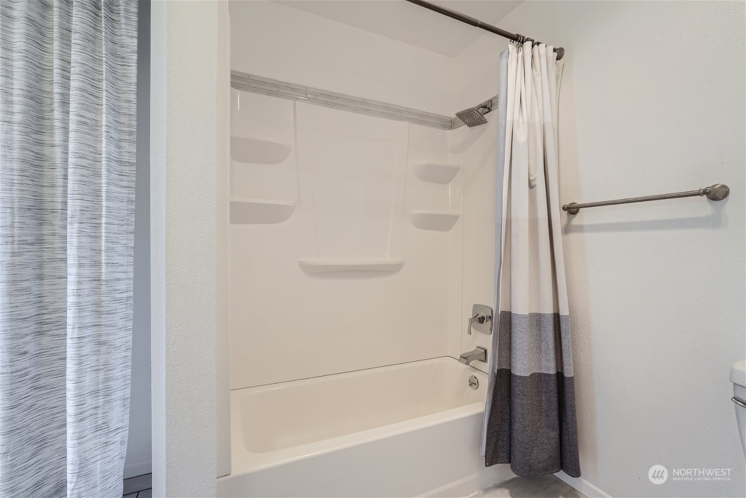 2515 323rd Avenue NE