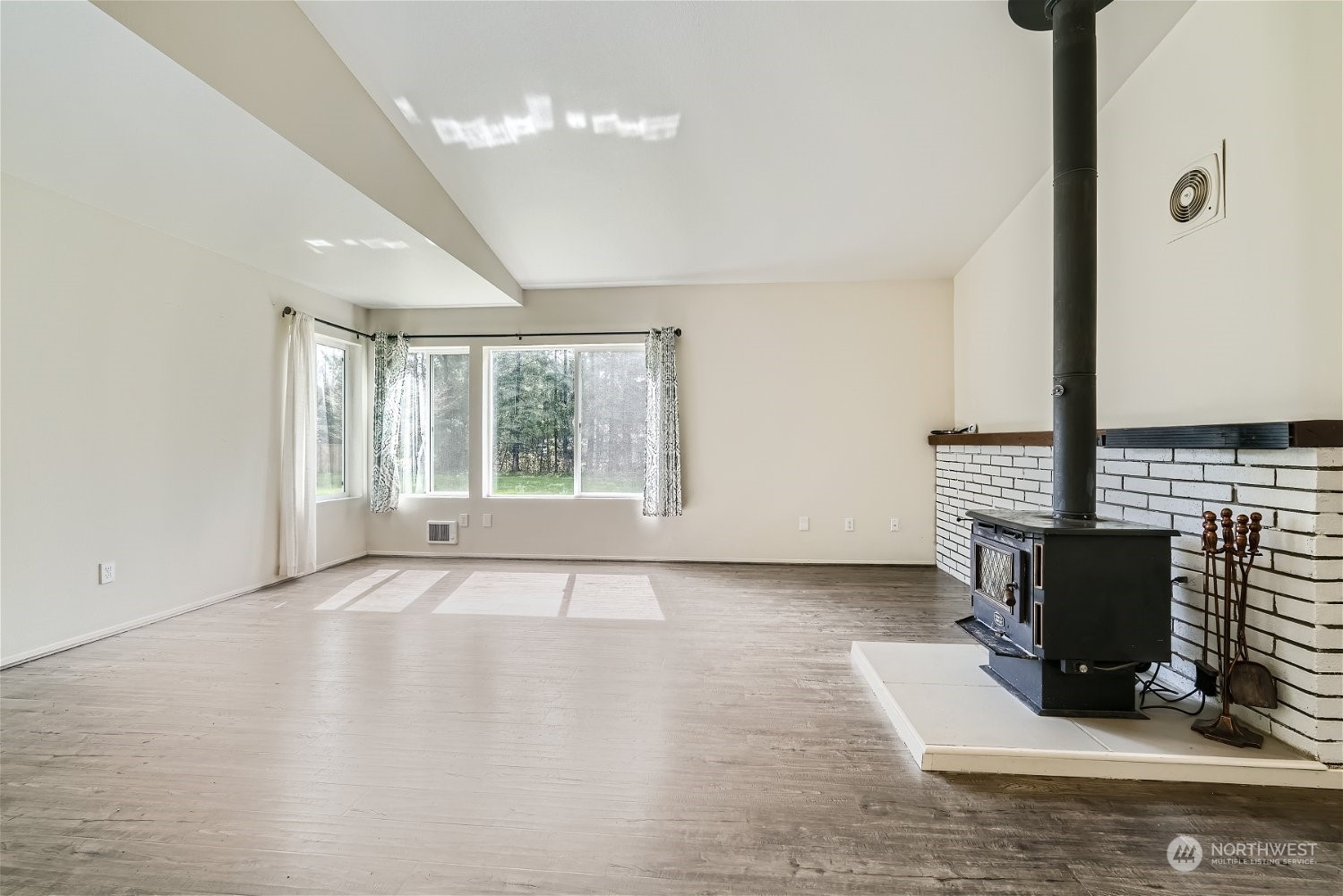 2515 323rd Avenue NE