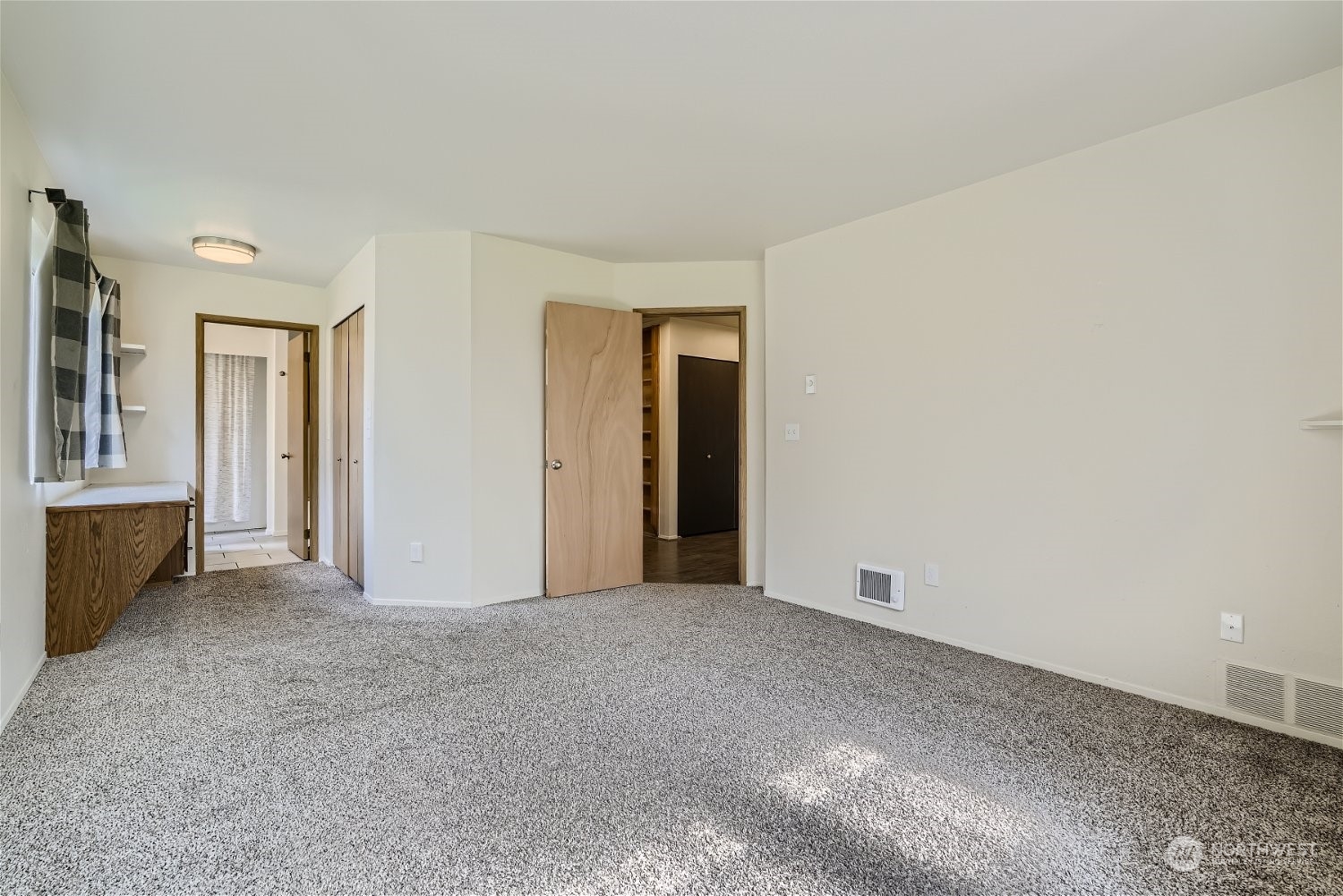 2515 323rd Avenue NE