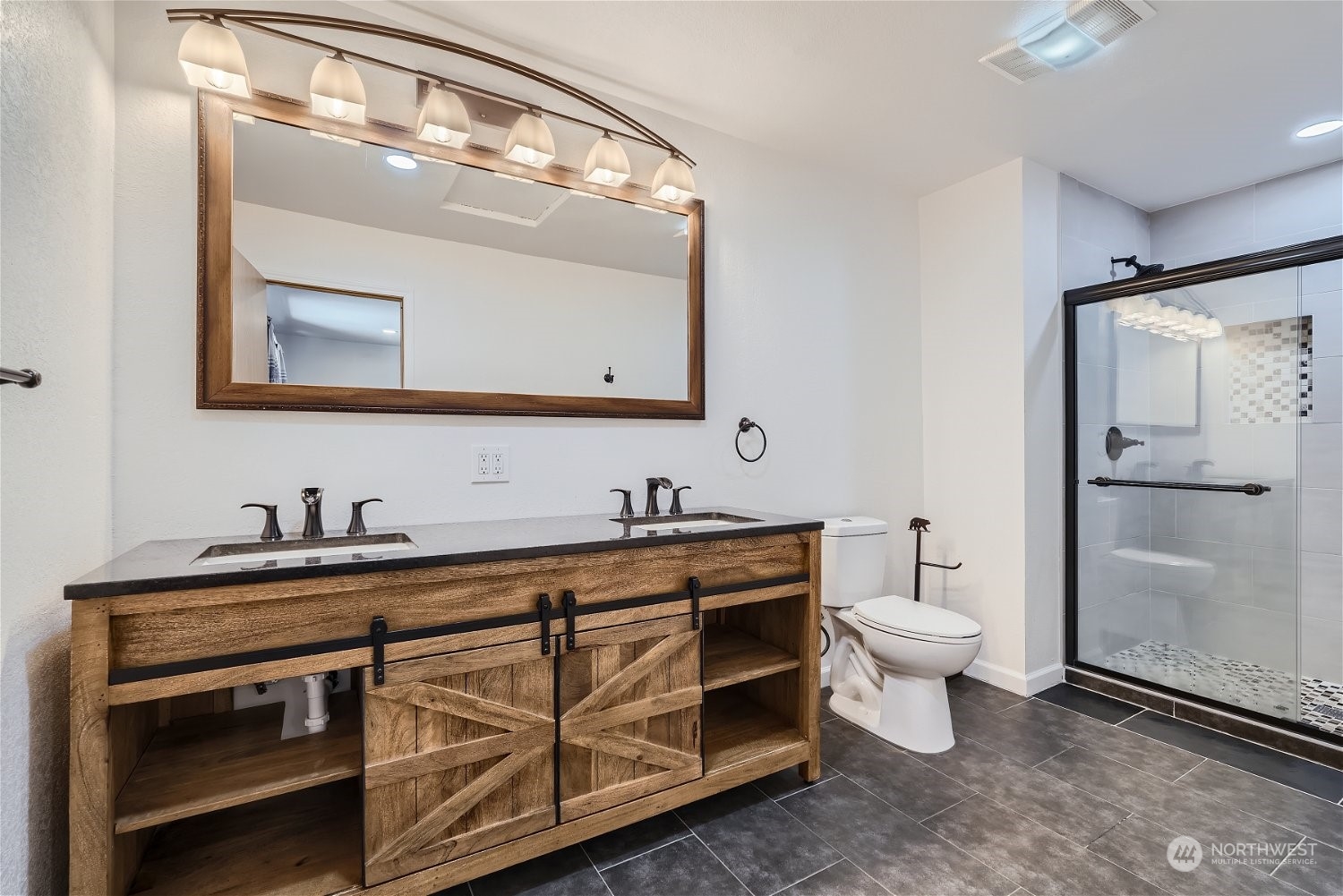 2515 323rd Avenue NE