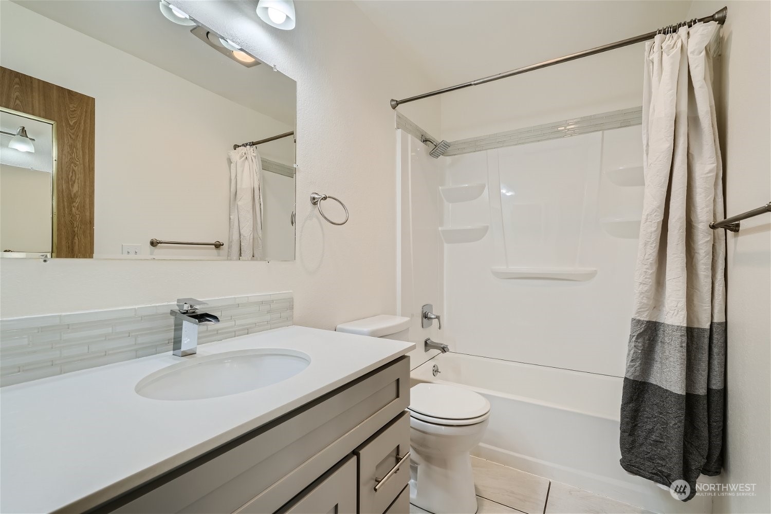 2515 323rd Avenue NE