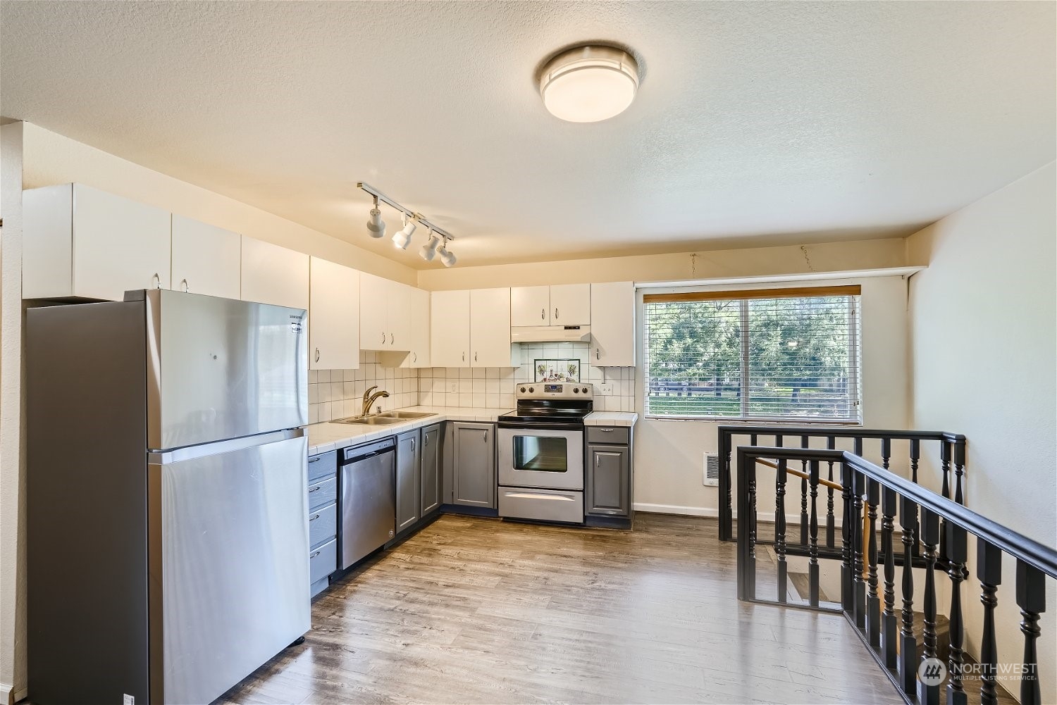 2515 323rd Avenue NE