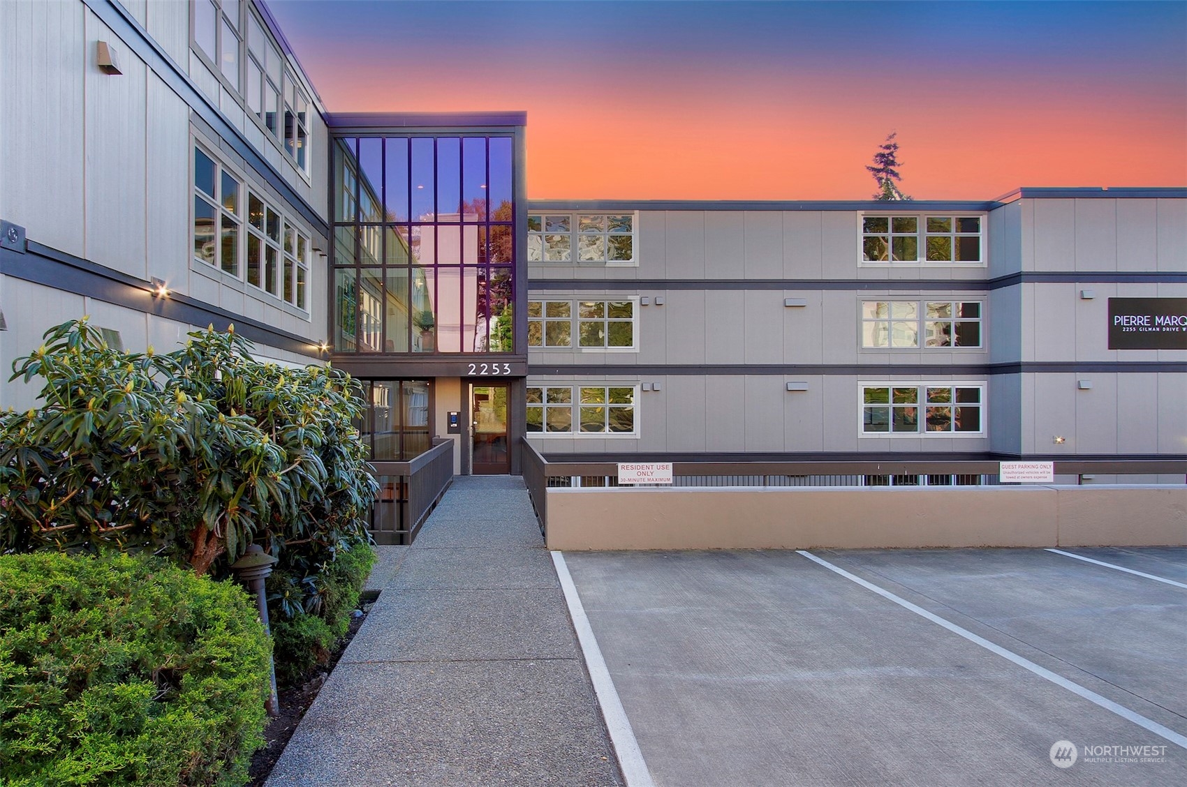 2253 Gilman Drive W #504