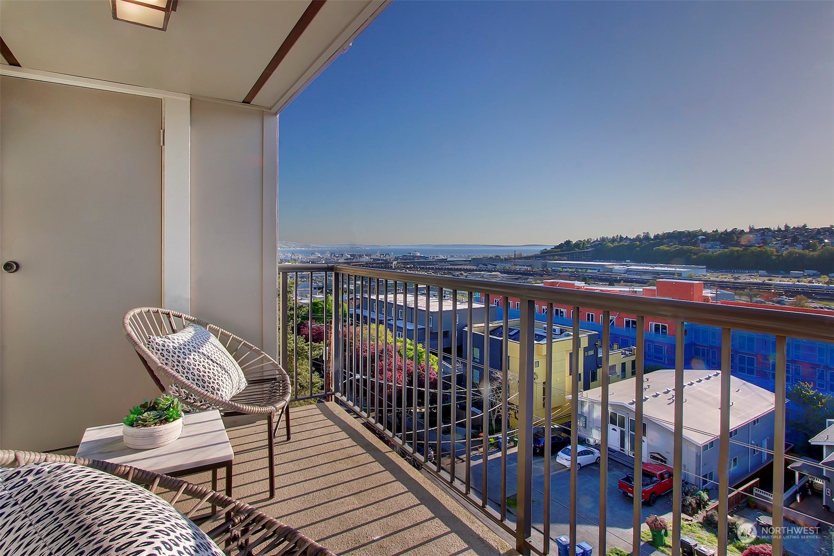 2253 Gilman Drive W #504