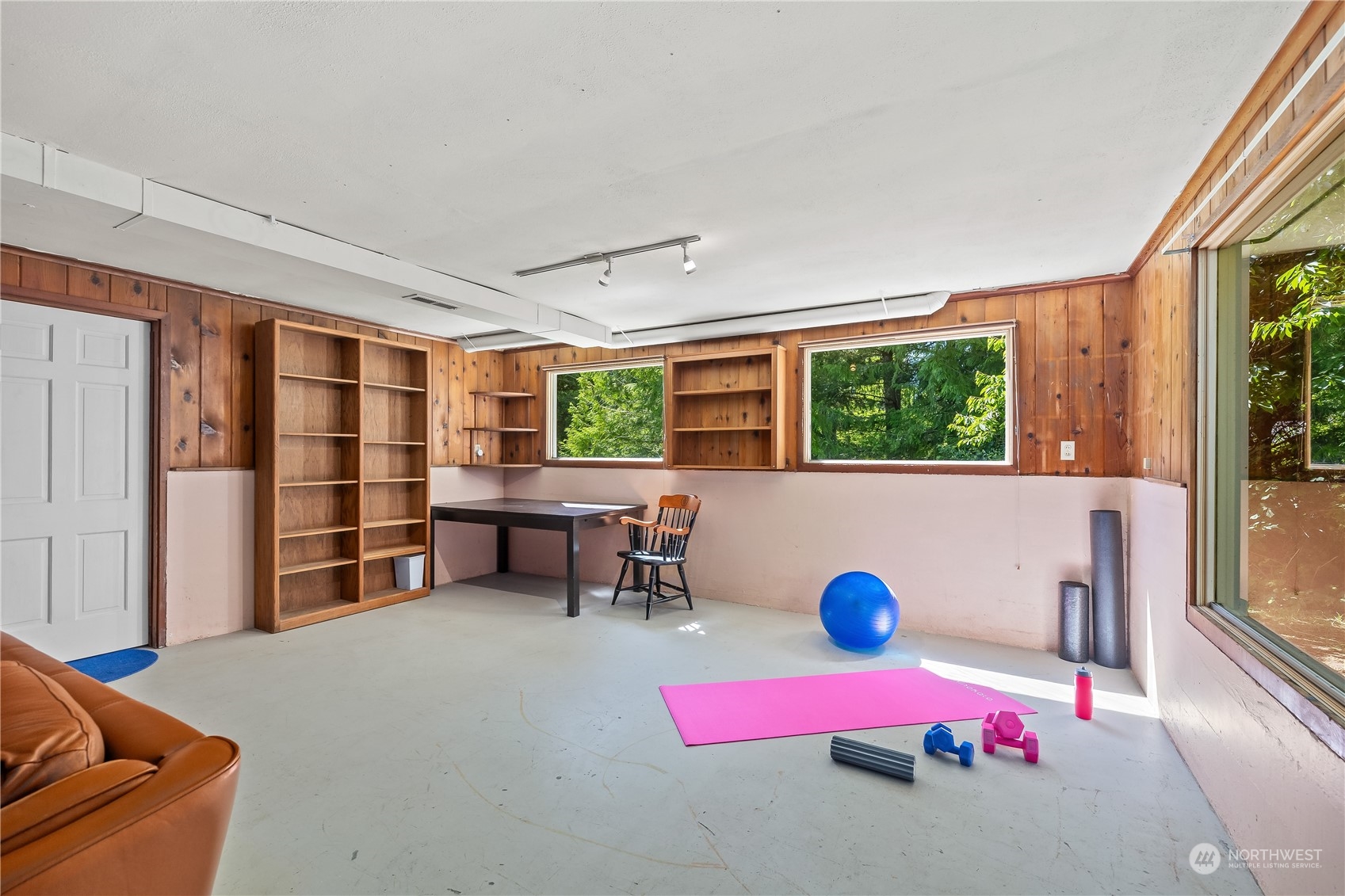 6131 Woodard Bay Road NE