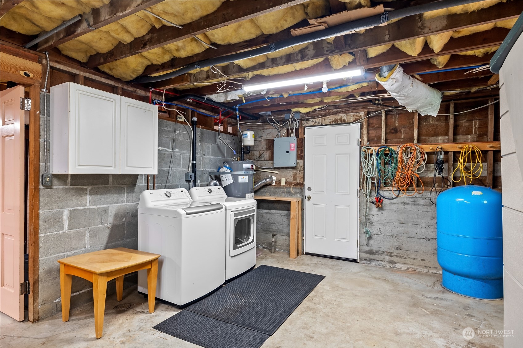 6131 Woodard Bay Road NE