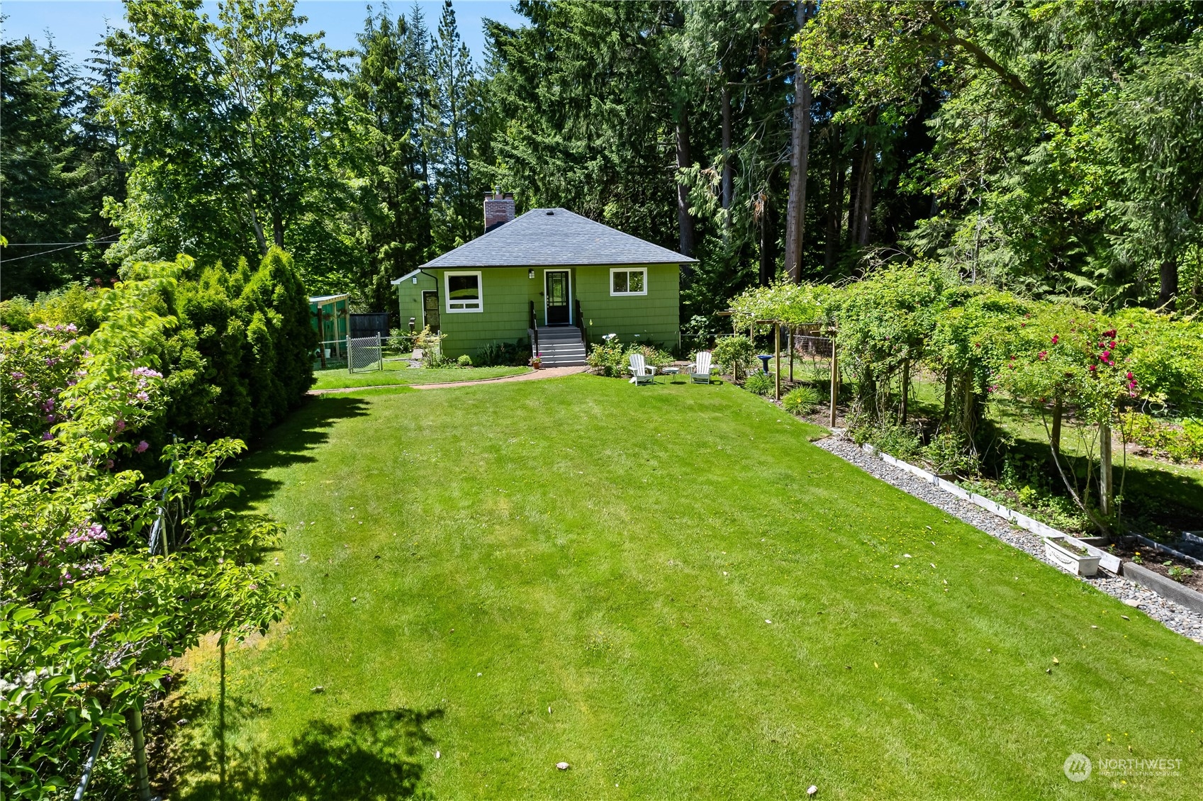 6131 Woodard Bay Road NE