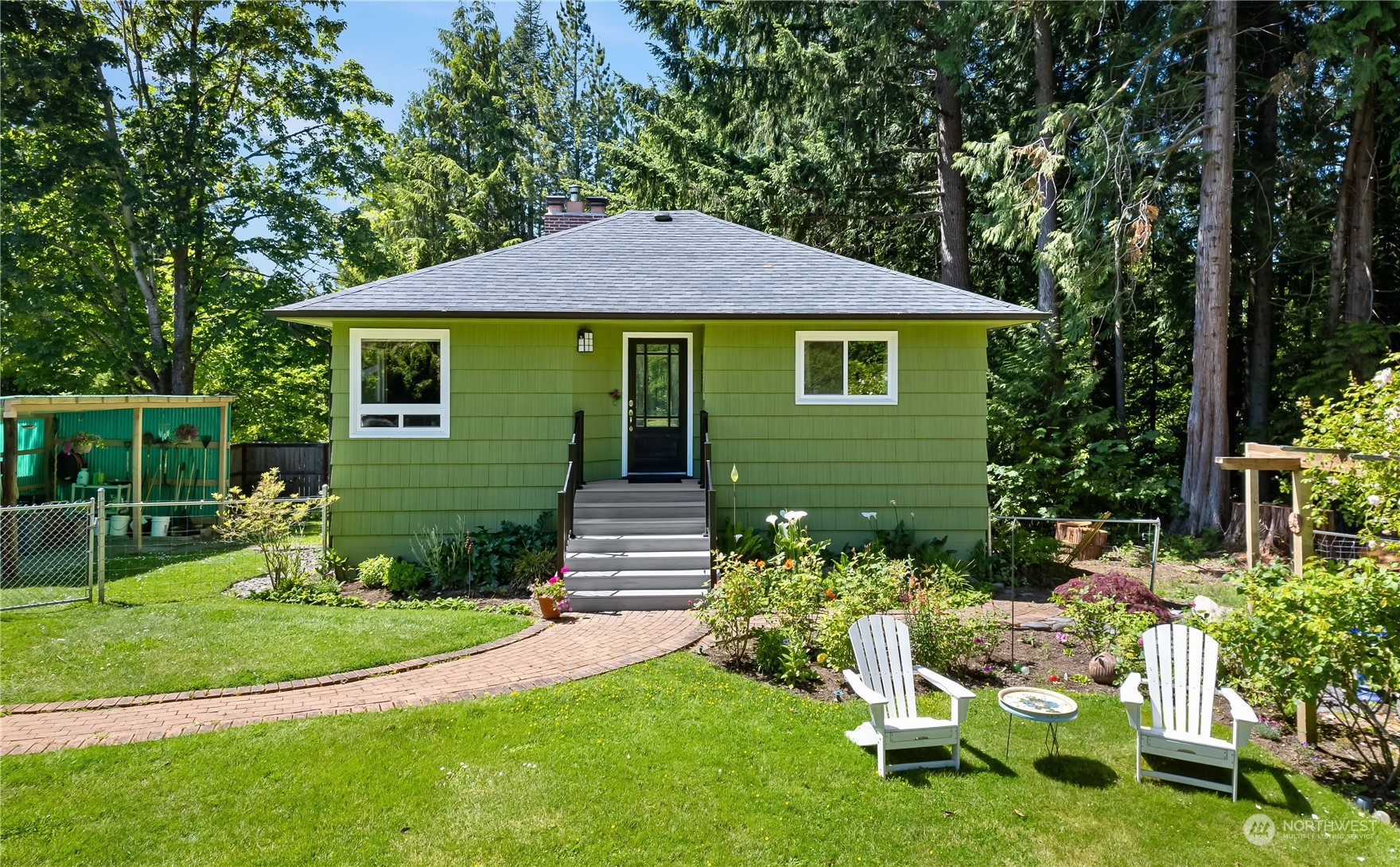 6131 Woodard Bay Road NE