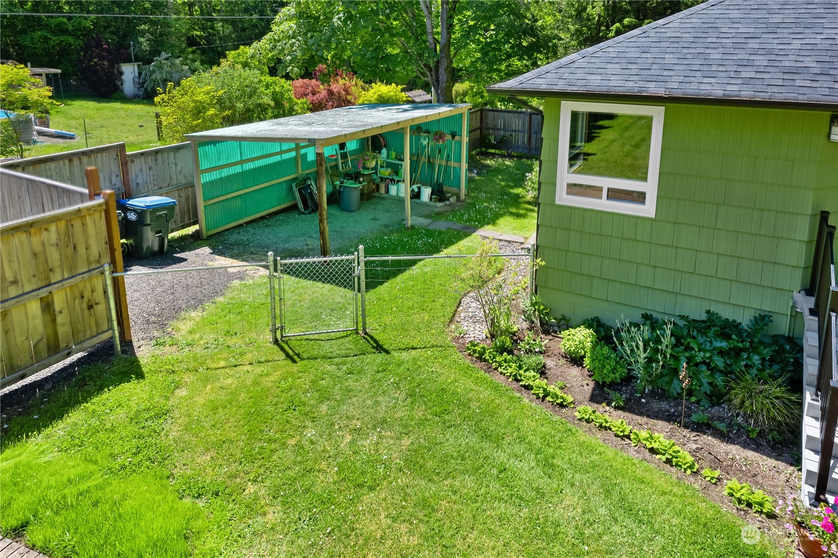 6131 Woodard Bay Road NE