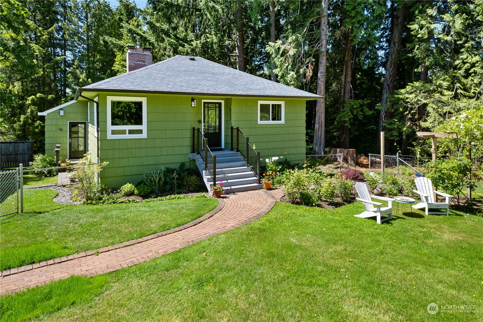 6131 Woodard Bay Road NE