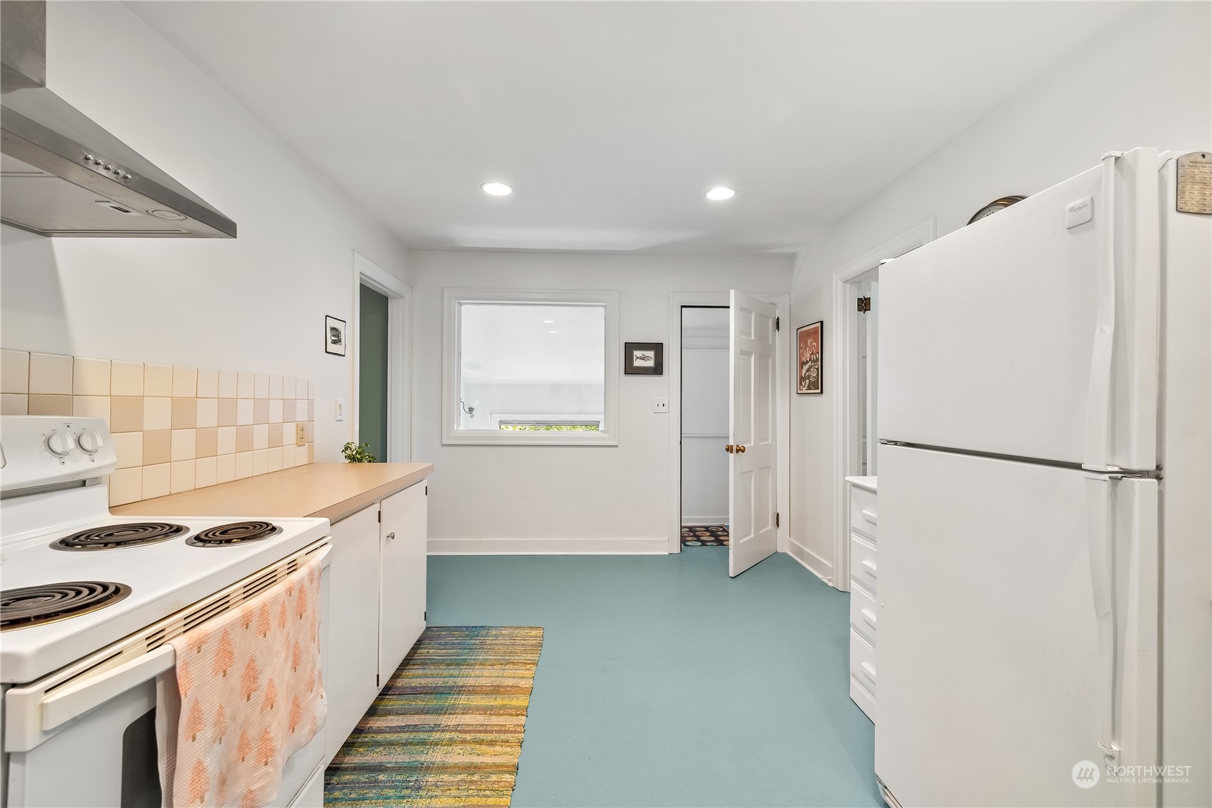 6131 Woodard Bay Road NE