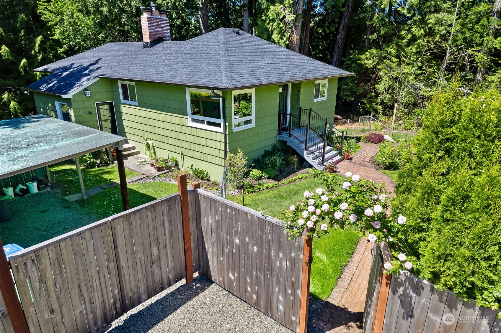 6131 Woodard Bay Road NE