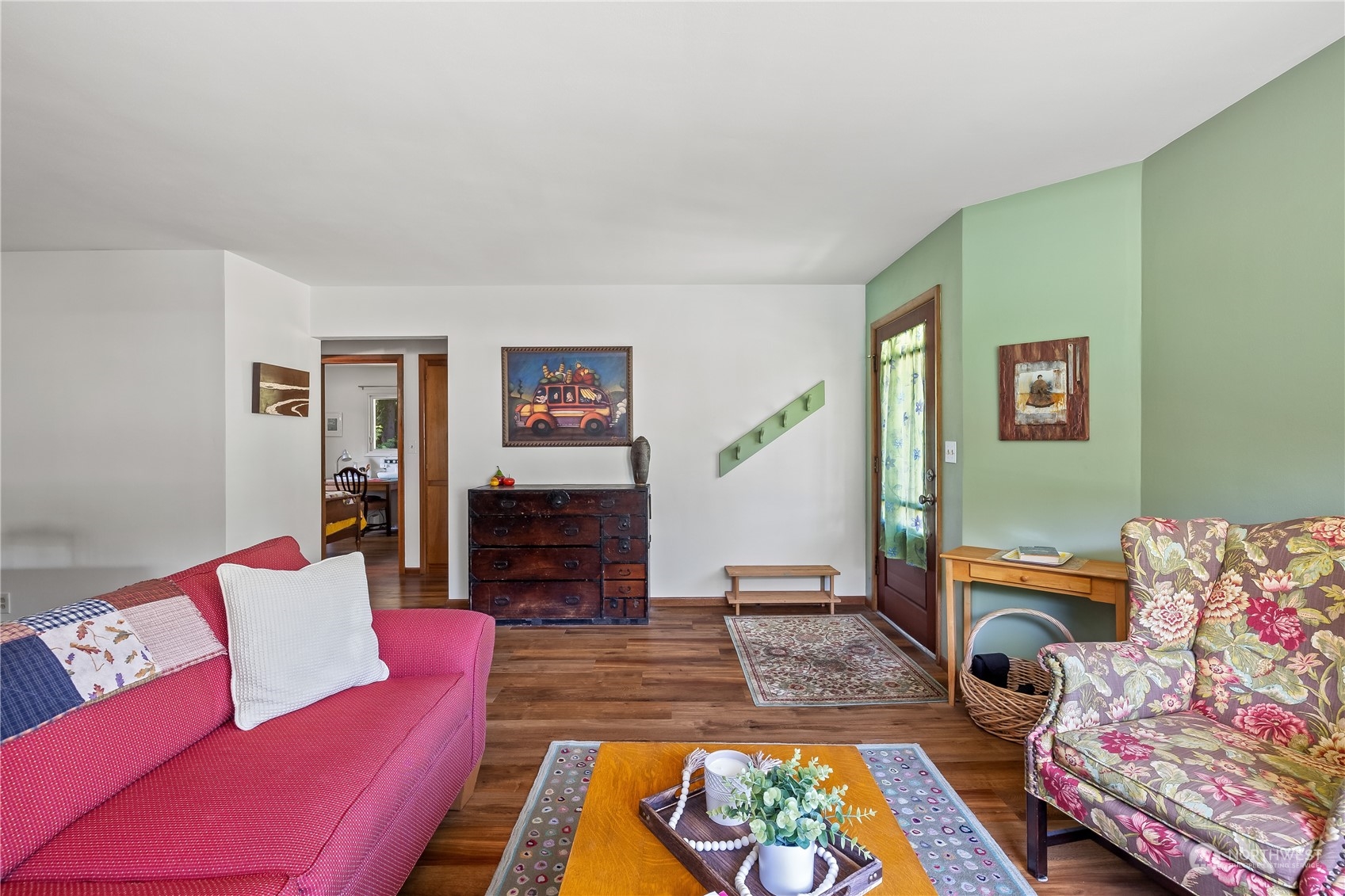 6131 Woodard Bay Road NE