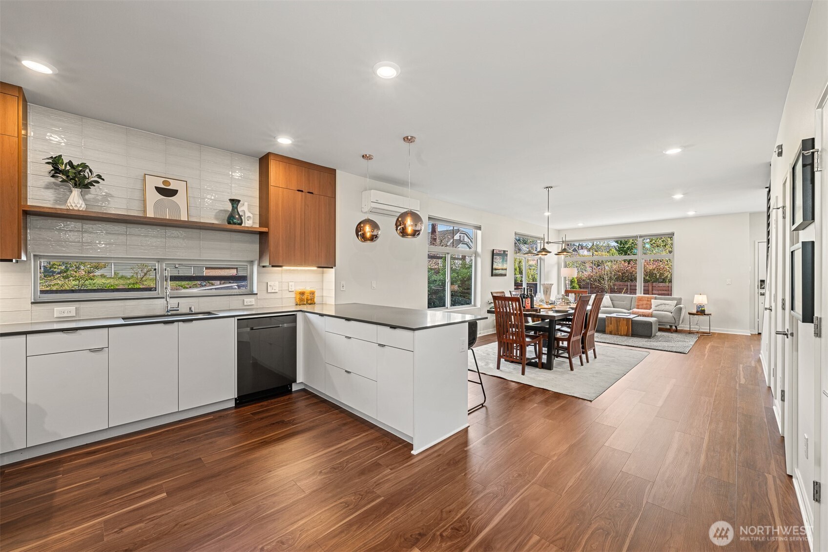 3253 McClintock Avenue S