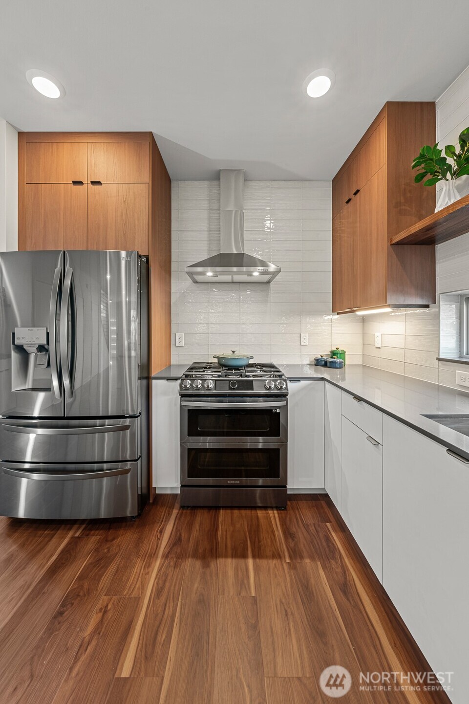 3253 McClintock Avenue S